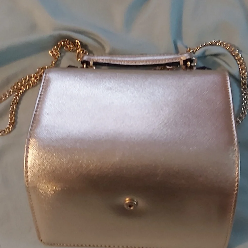 Nwot victoria's secret trifold gold chain pocketbook - Picture 4 of 7